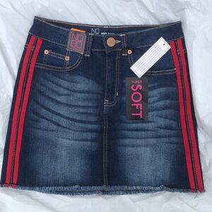 No Boundaries Mid Rise Mini Skirt Side Tape